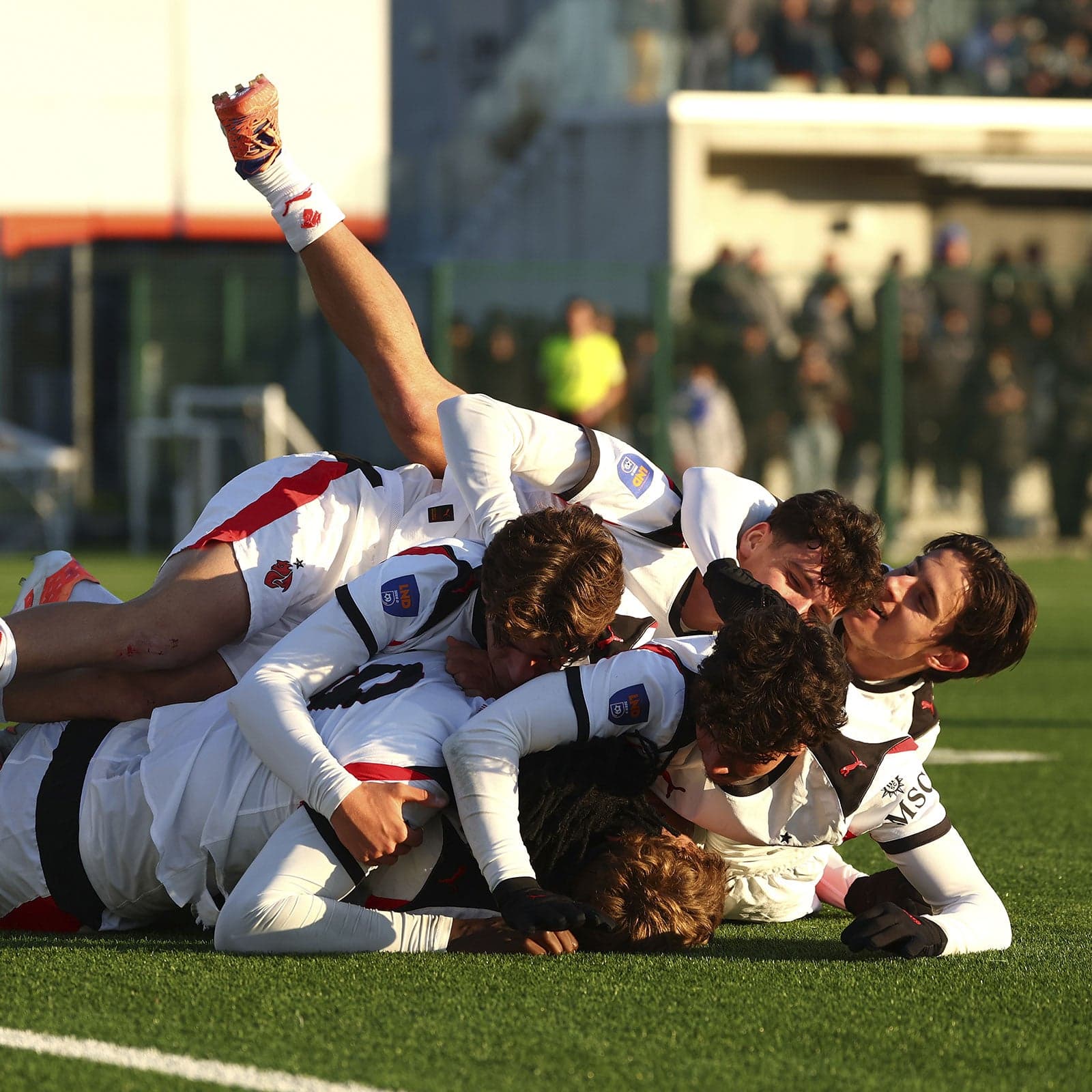 MILAN FUTURO, UP AND RUNNING: 3-0 WIN OVER LEON