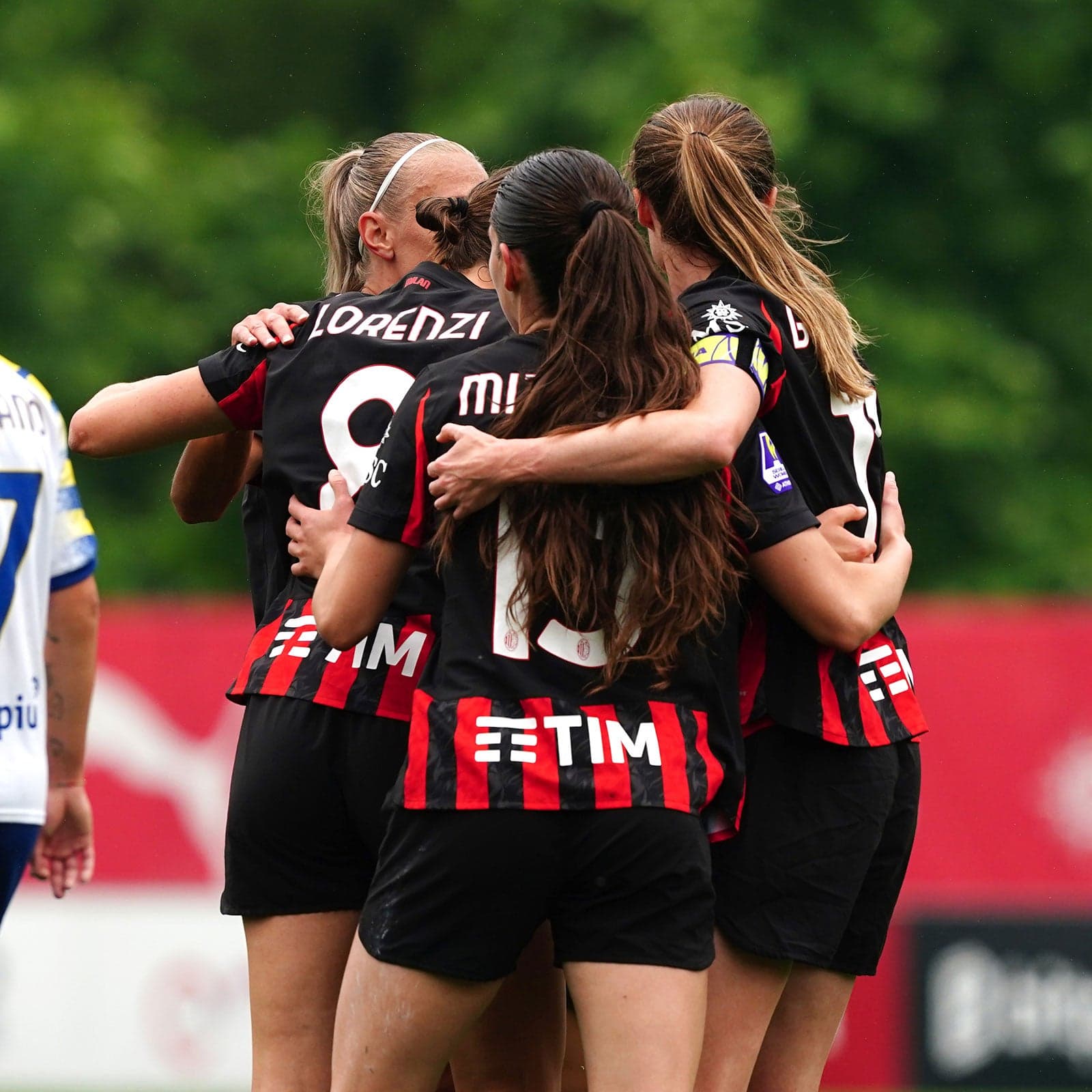 RILANCIO ROSSONERE, 3-1 SUL PARMA