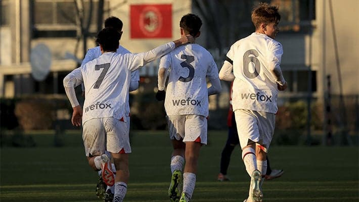 THE WEEKEND'S SCHEDULE: 6 SIDES SET TO PLAY