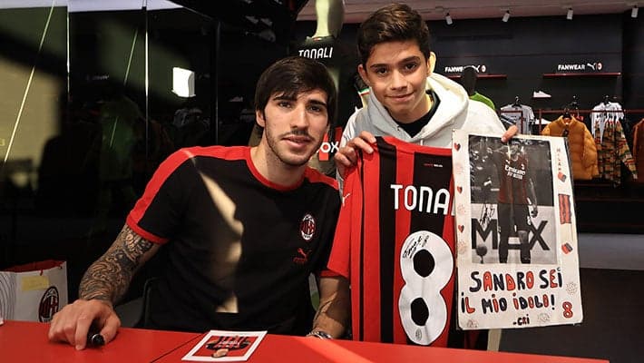 TONALI MEETS THE FANS IN SUPPORT OF SUSTAINABILITY