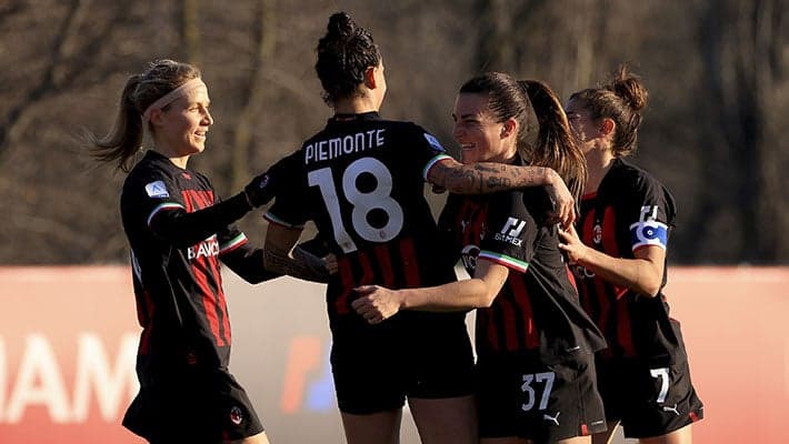 WOMEN, CHAMPIONSHIP ROUND: KICKING OFF AGAINST JUVENTUS