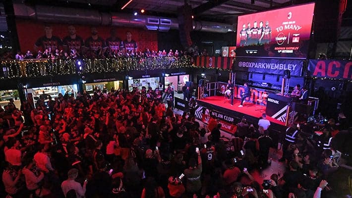 2000 TIFOSI A LONDRA PER L'AC MILAN TROPHY TOUR