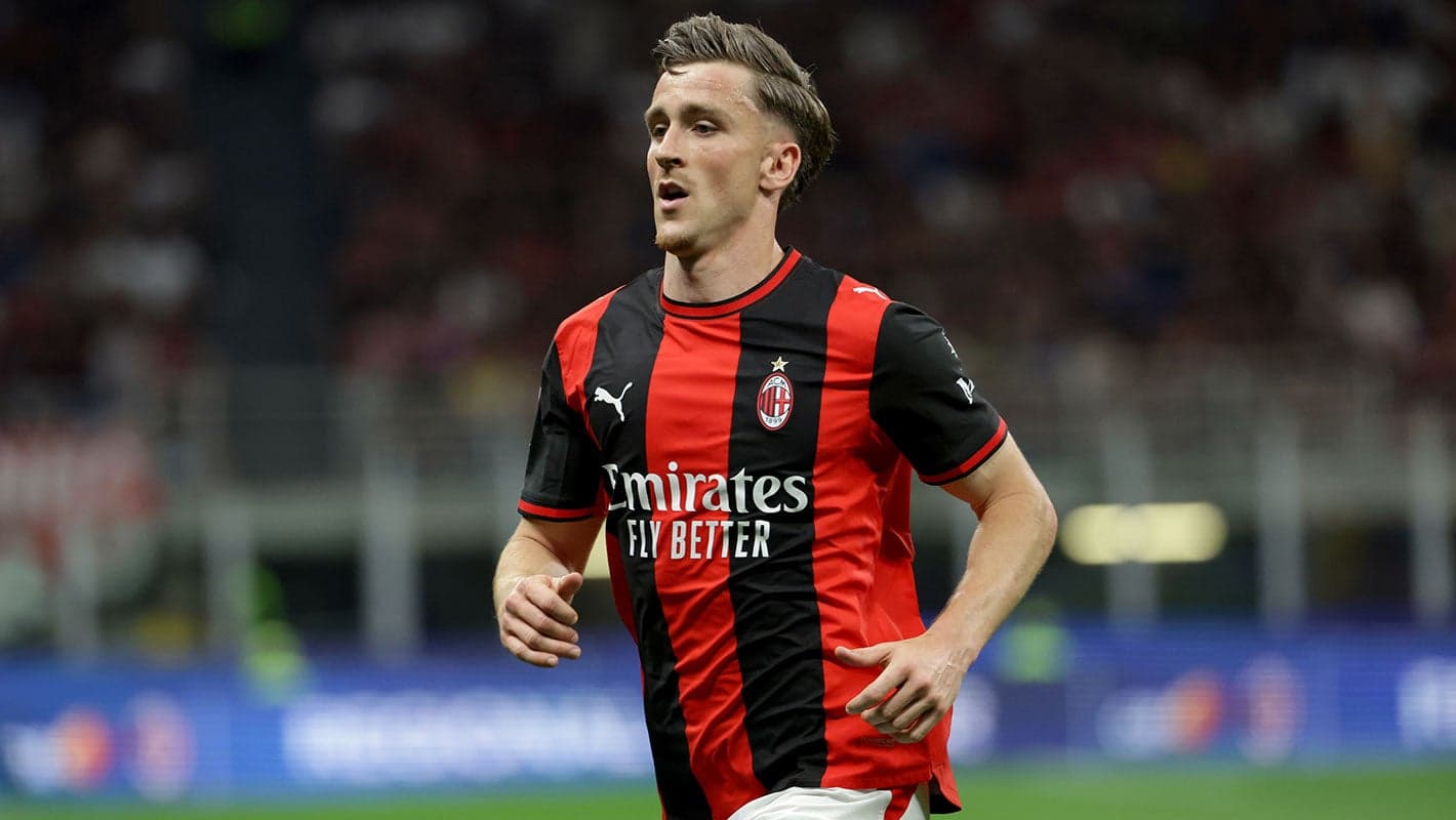 Alexis Saelemaekers during a match at San Siro, Serie A 2025/26.