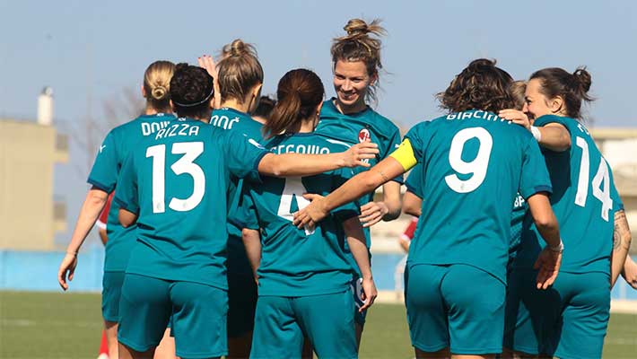 ROSSONERE SUL VELLUTO: PINK SPORT BATTUTA 6-1
