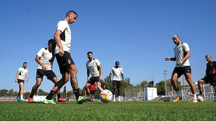 ALLENAMENTO A VALENCIA PER LA SQUADRA