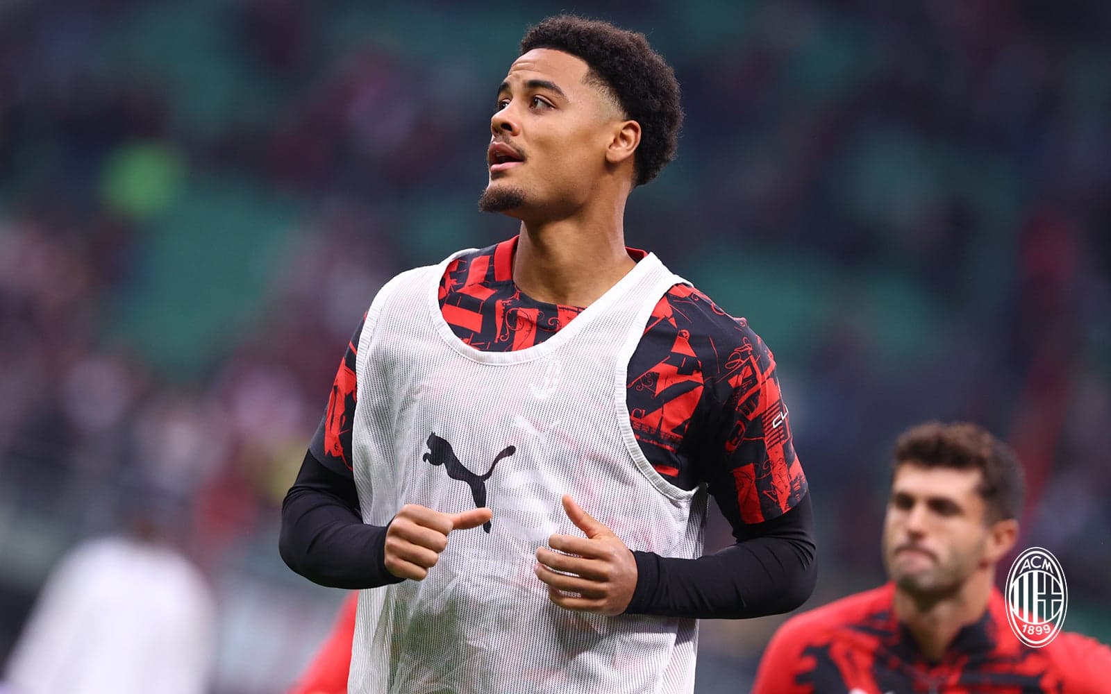 Koni De Winter during warmups – Milan vs. Atalanta, Serie A 2026/27