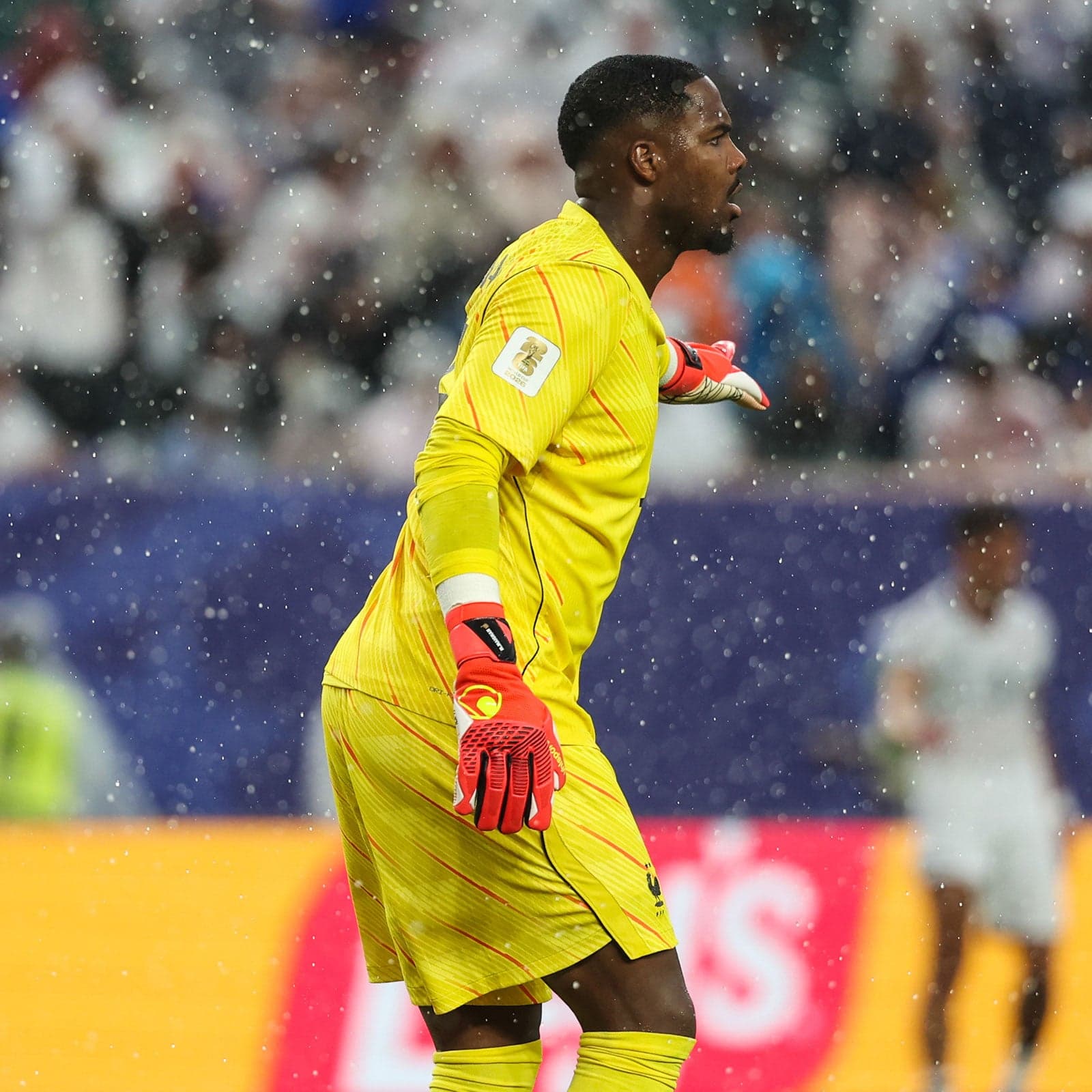 FULL 90' FOR MIKE AND ADRIEN IN ANOTHER WIN FOR FRANCE