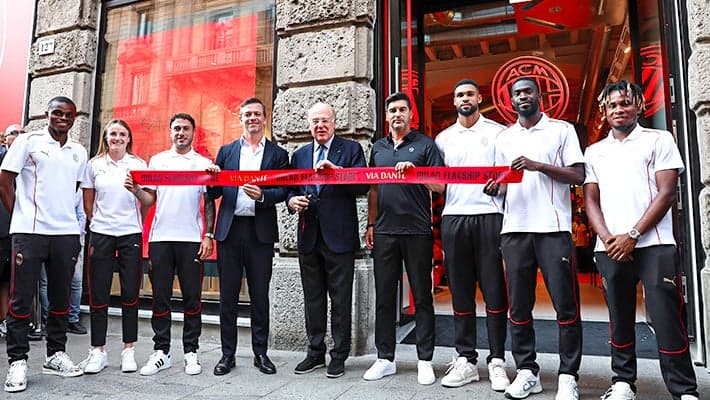 AC MILAN APRE LE PORTE DEL NUOVO FLAGSHIP STORE NEL CUORE DI MILANO