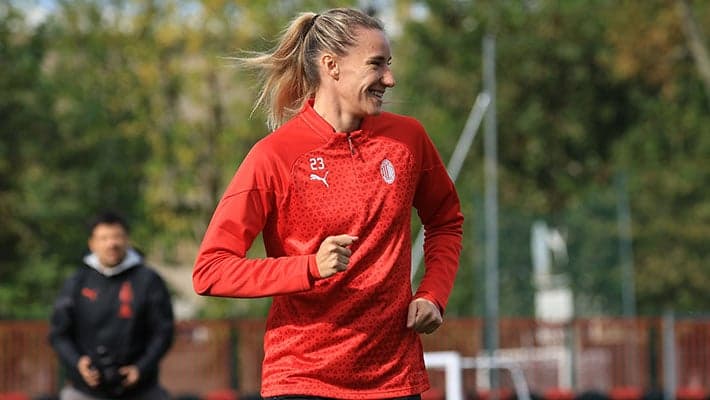 PLAYER PROFILE: JULIE PIGA