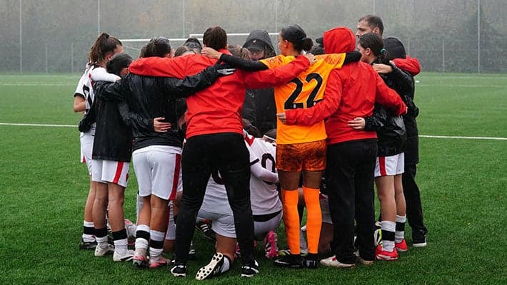 THE WEEKEND'S RESULTS: SIX VICTORIES