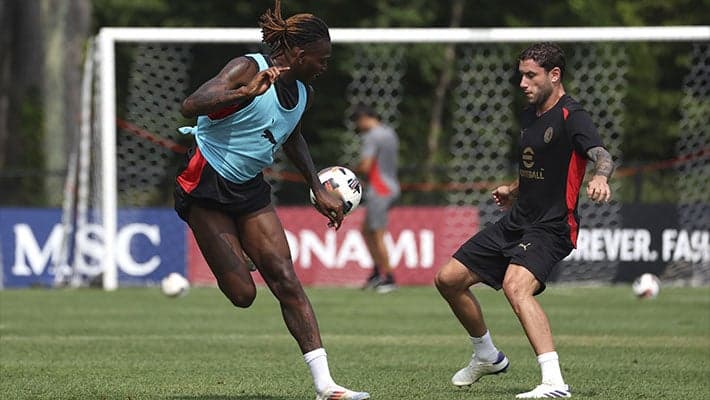 BACK TO WORK WITH A DOUBLE SESSION