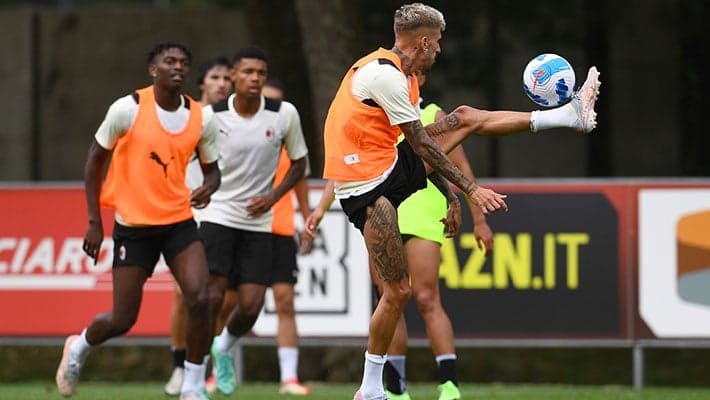 MILANELLO: PALLONE IN PRIMO PIANO