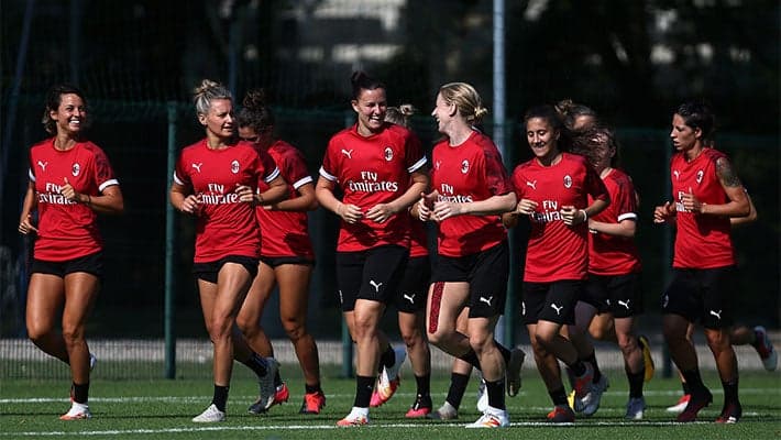 PRIMA SQUADRA FEMMINILE NEL VIVO DELLA PREPARAZIONE