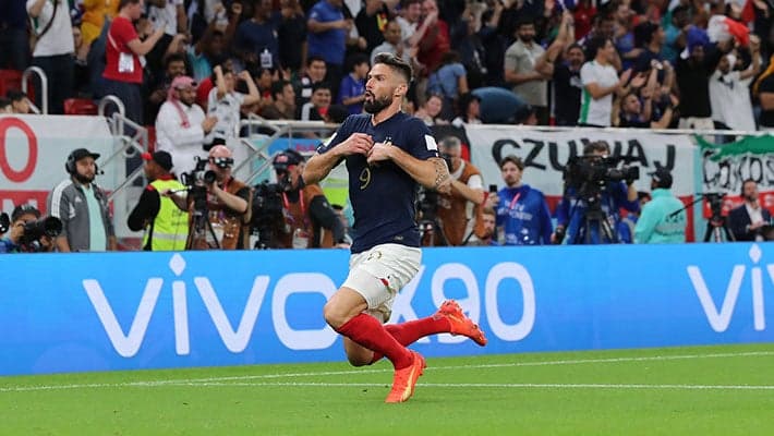 GIROUD MAKES HISTORY AS FRANCE PROGRESS