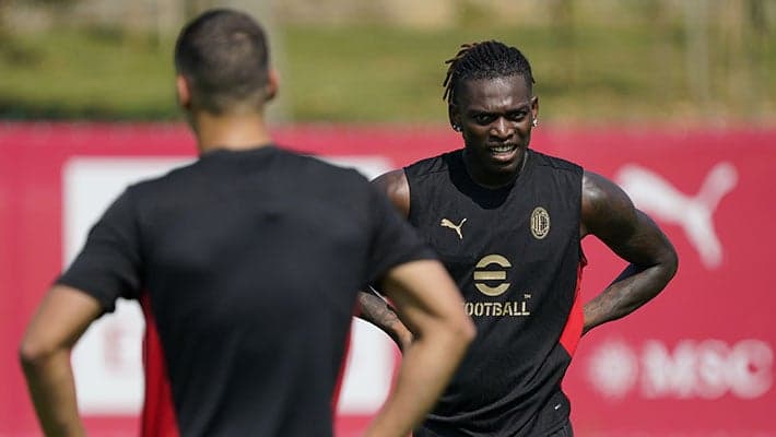 ROSSONERI IN CAMPO VERSO IL TEST CON IL MONZA